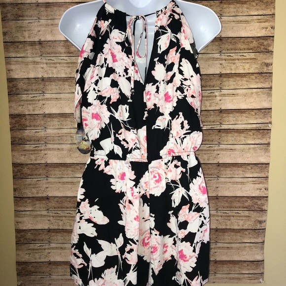 BeBop Black Floral Cold Shoulder Strap Romper Sz M - Picture 3 of 5